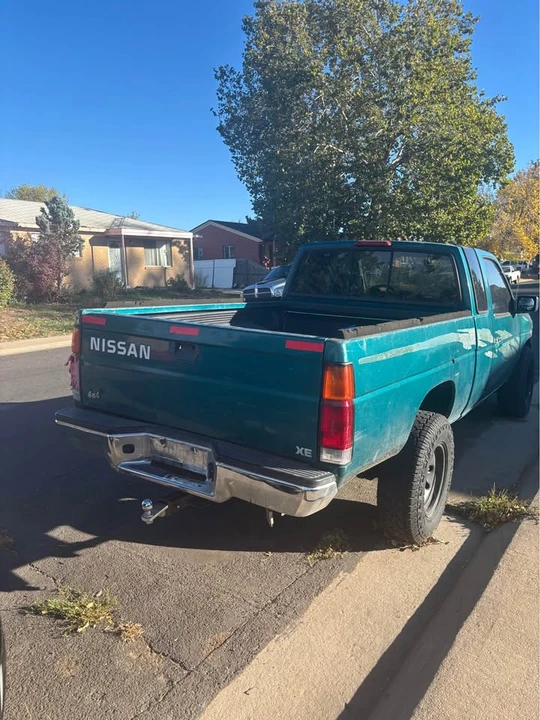 1995 Nissan Frontier - Image 4 of 4