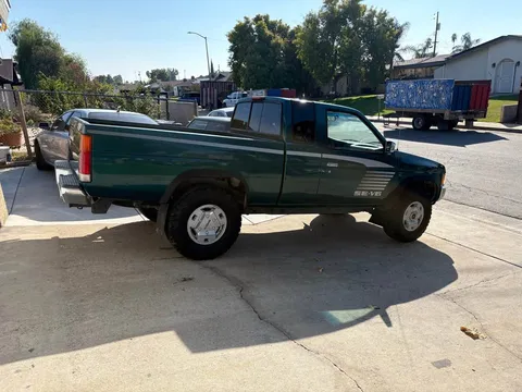1995 Nissan King Cab · Pickup