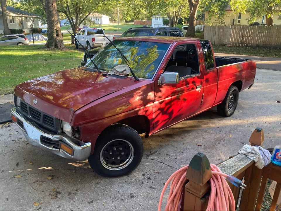 1995 Nissan Frontier - Image 4 of 10
