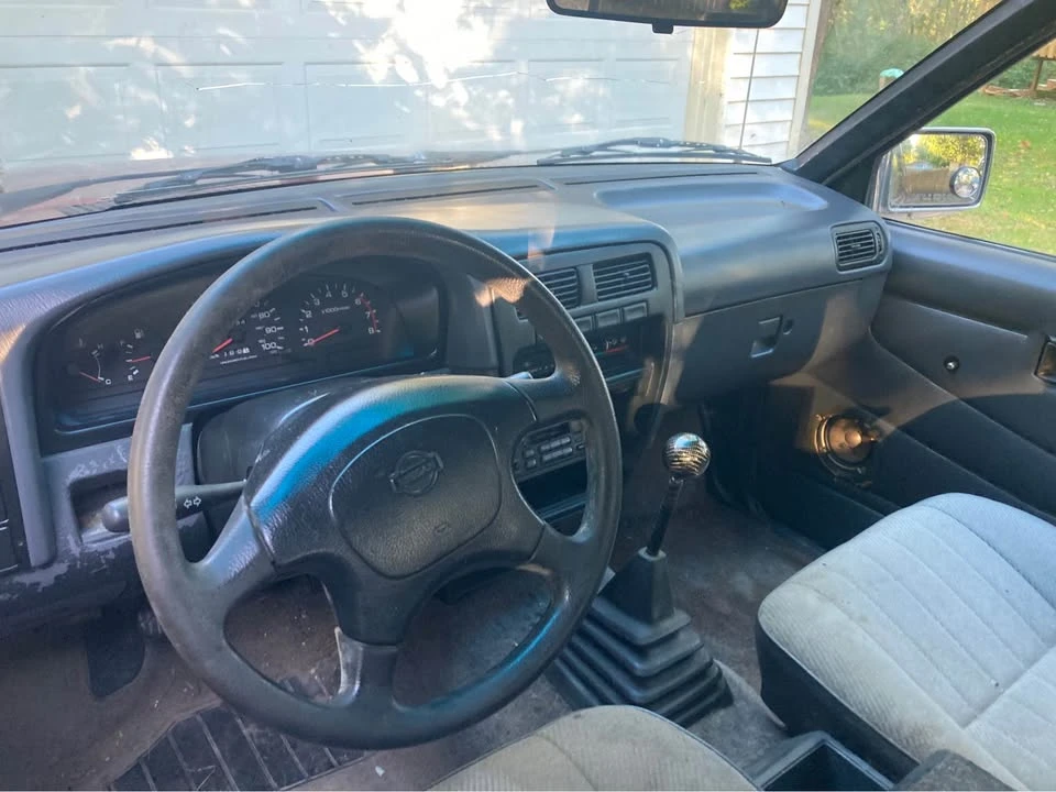 1995 Nissan Frontier - Image 7 of 10
