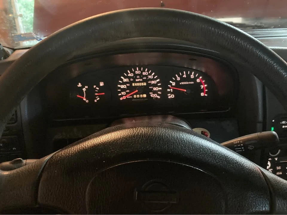 1995 Nissan Frontier - Image 8 of 10