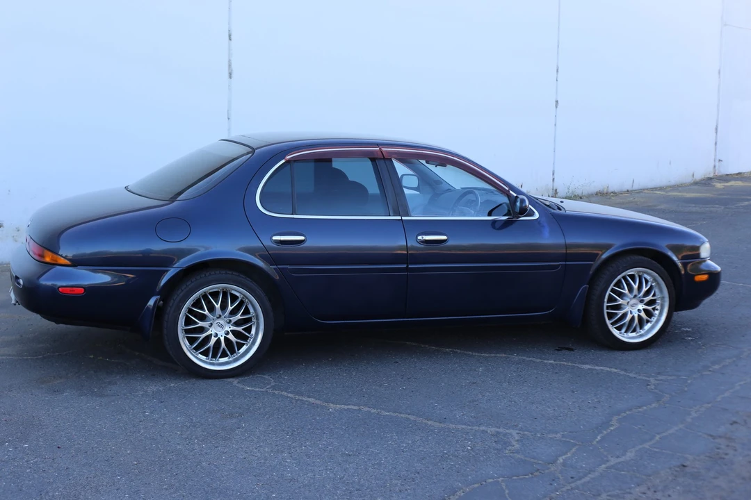 1995 Nissan Leopard 3rd Gen - Image 11 of 31