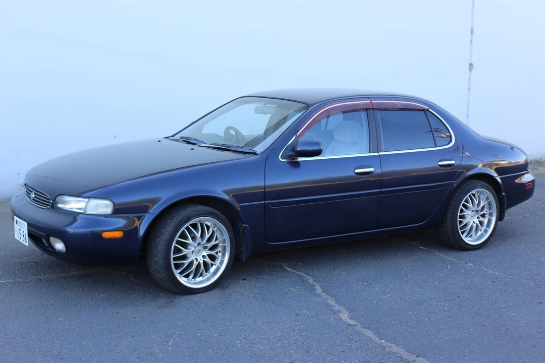 1995 Nissan Leopard 3rd Gen - Image 2 of 31