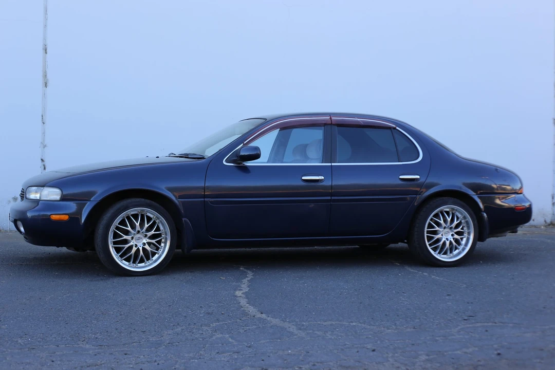 1995 Nissan Leopard 3rd Gen - Image 25 of 31