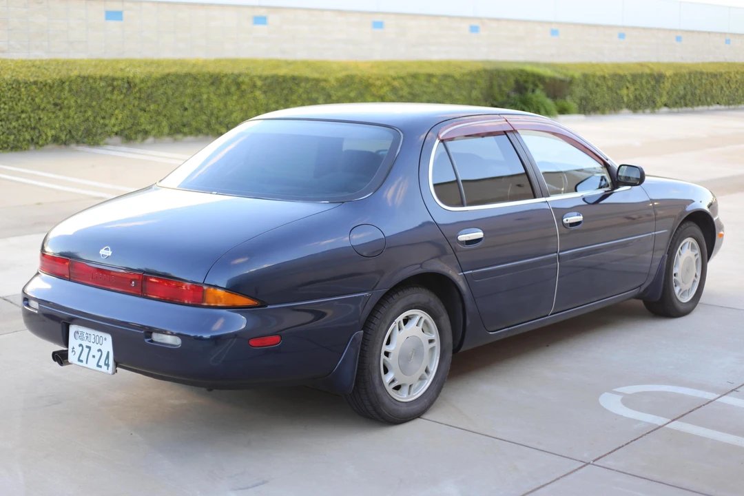 1995 Nissan Leopard 3rd Gen - Image 4 of 5