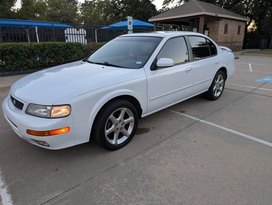 1995 Nissan Maxima 4th Gen - Image 16 of 31