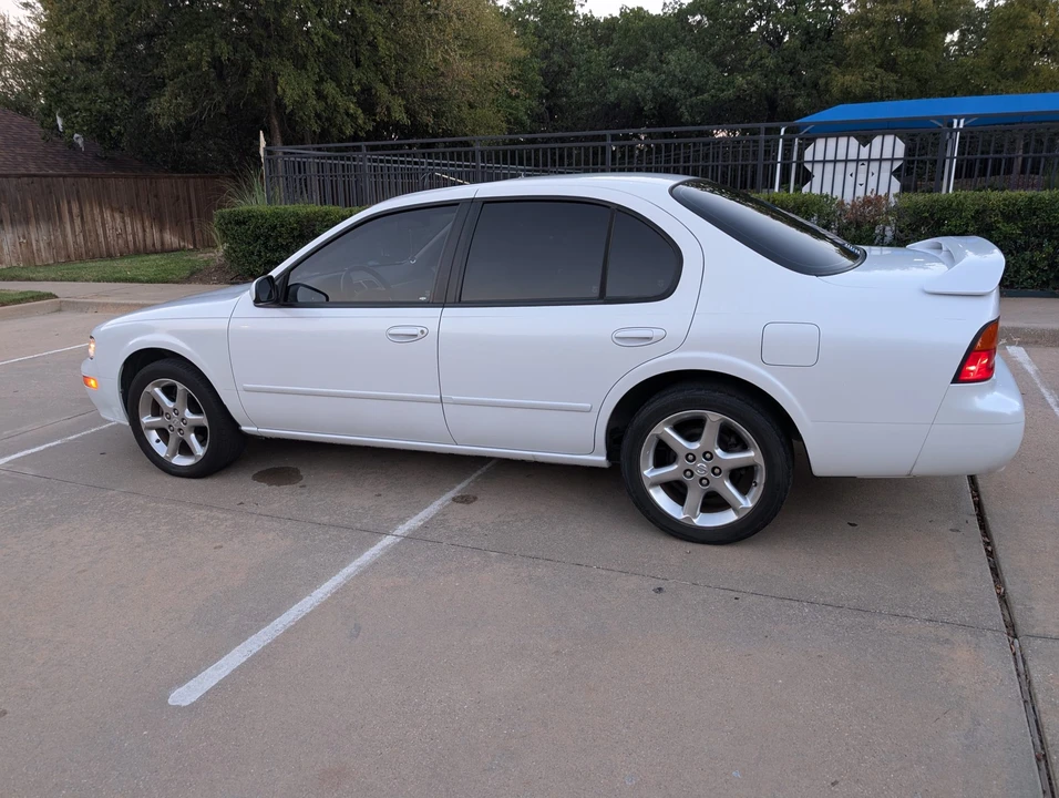 1995 Nissan Maxima 4th Gen - Image 19 of 31