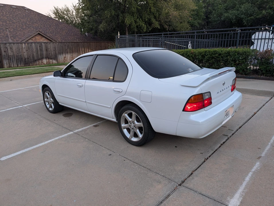 1995 Nissan Maxima 4th Gen - Image 20 of 31