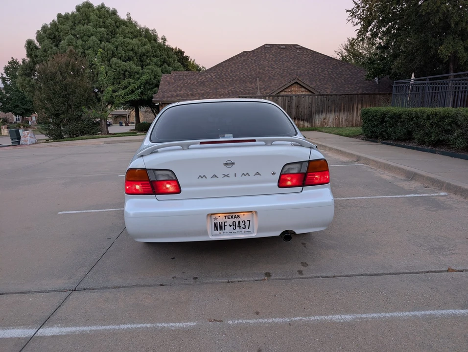 1995 Nissan Maxima 4th Gen - Image 23 of 31