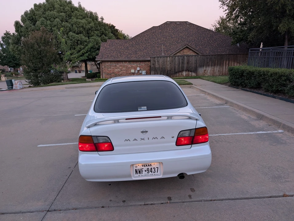 1995 Nissan Maxima 4th Gen - Image 22 of 31