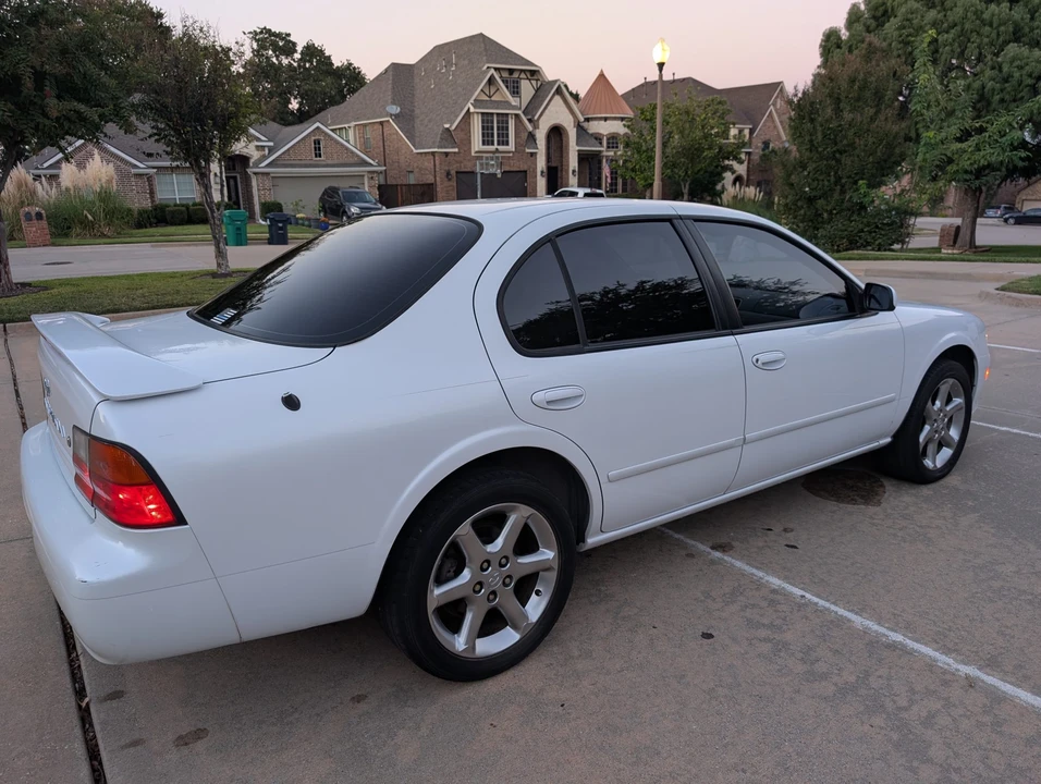 1995 Nissan Maxima 4th Gen - Image 27 of 31