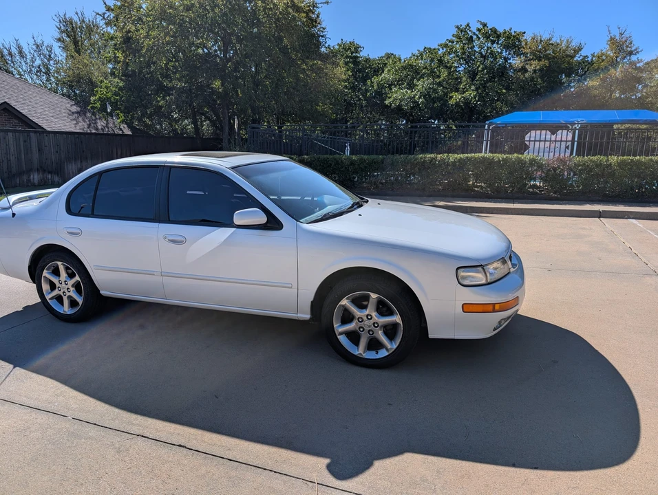 1995 Nissan Maxima 4th Gen - Image 11 of 31
