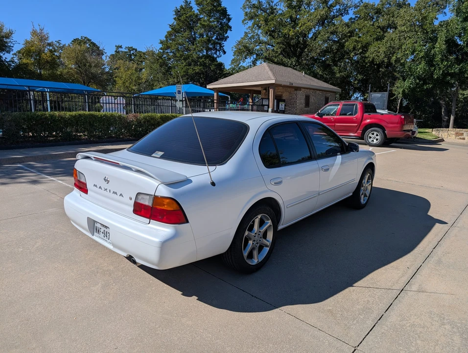 1995 Nissan Maxima 4th Gen - Image 8 of 31