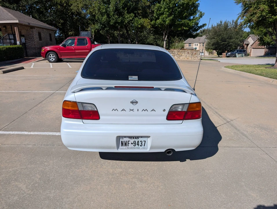 1995 Nissan Maxima 4th Gen - Image 7 of 31