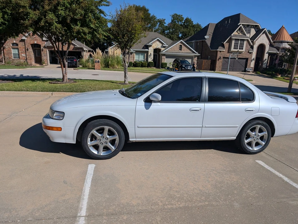 1995 Nissan Maxima 4th Gen - Image 2 of 31