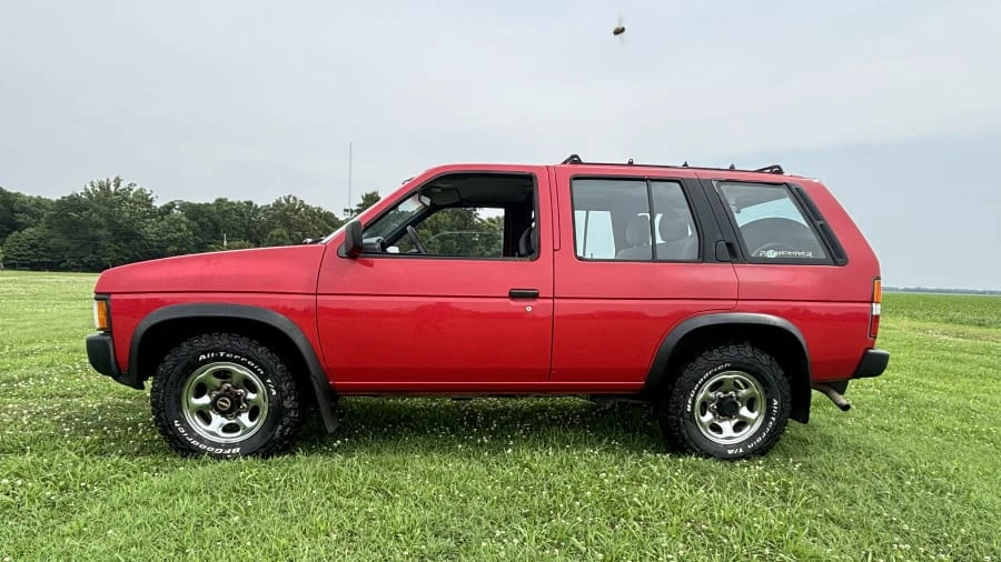 1995 Nissan Pathfinder 1st Gen - Image 2 of 7