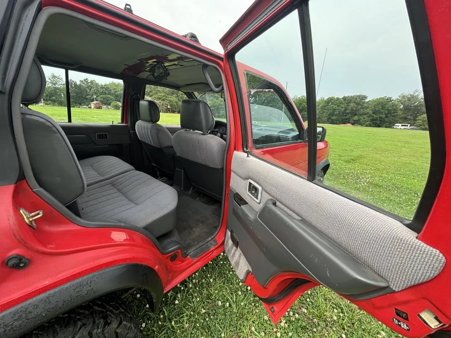 1995 Nissan Pathfinder 1st Gen - Image 7 of 7