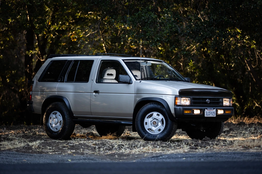 1995 Nissan Pathfinder 1st Gen - Image 23 of 31