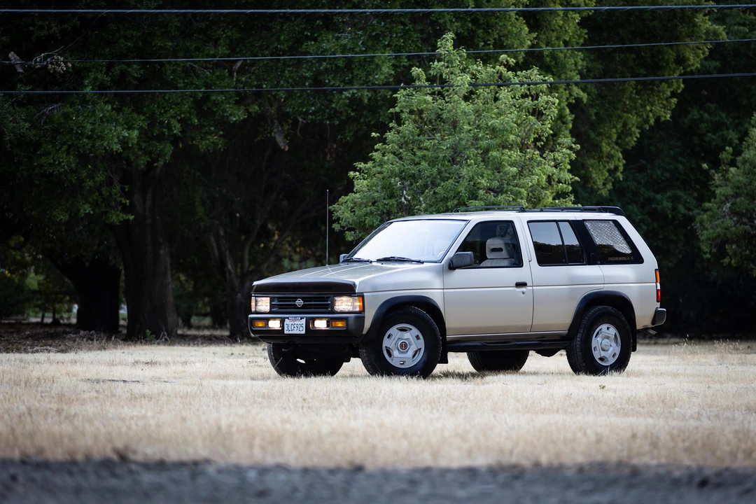 1995 Nissan Pathfinder 1st Gen - Image 11 of 31