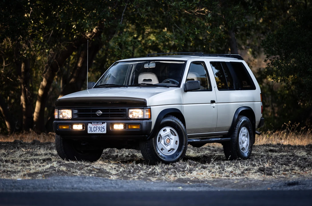 1995 Nissan Pathfinder 1st Gen - Image 7 of 31