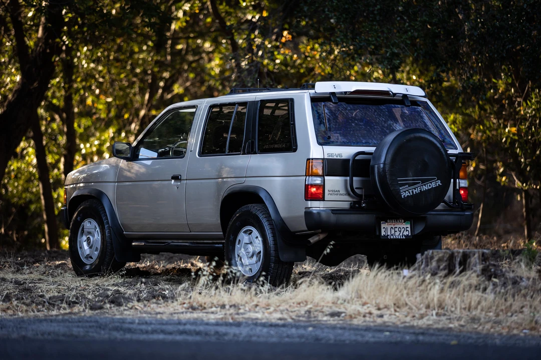 1995 Nissan Pathfinder 1st Gen - Image 14 of 31