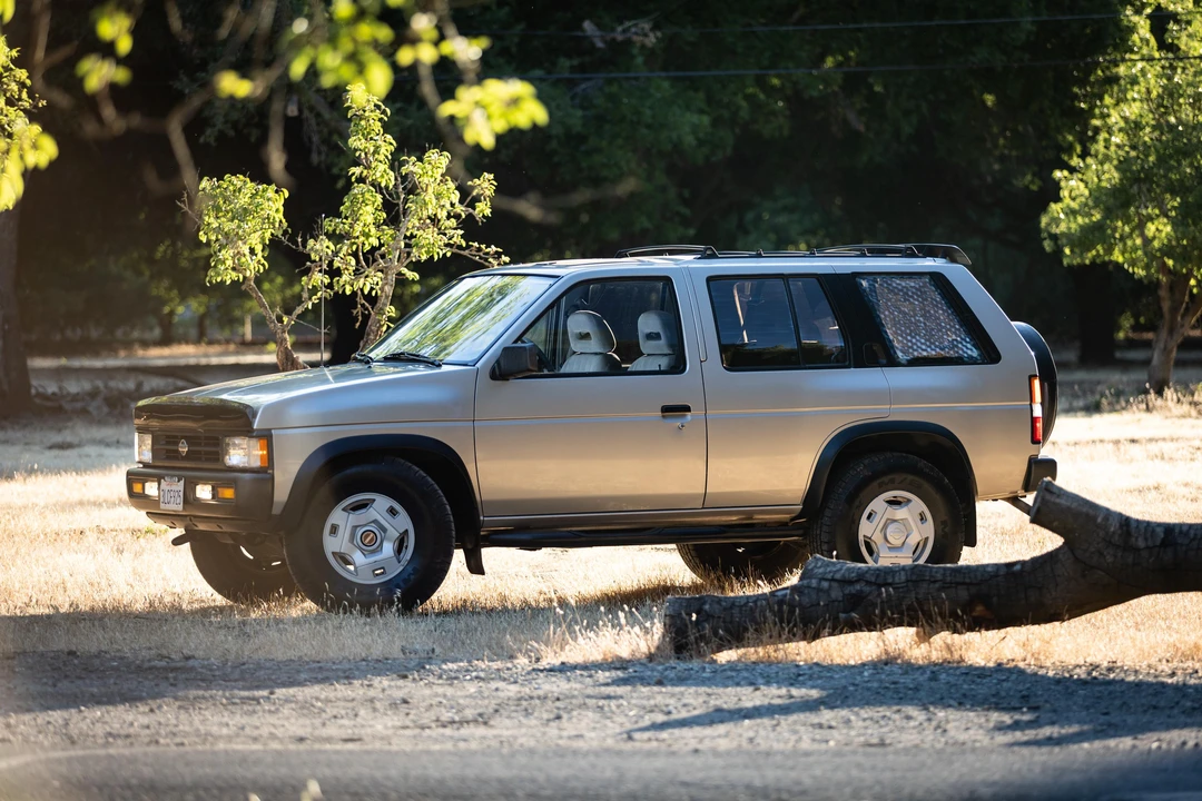 1995 Nissan Pathfinder 1st Gen - Image 12 of 31