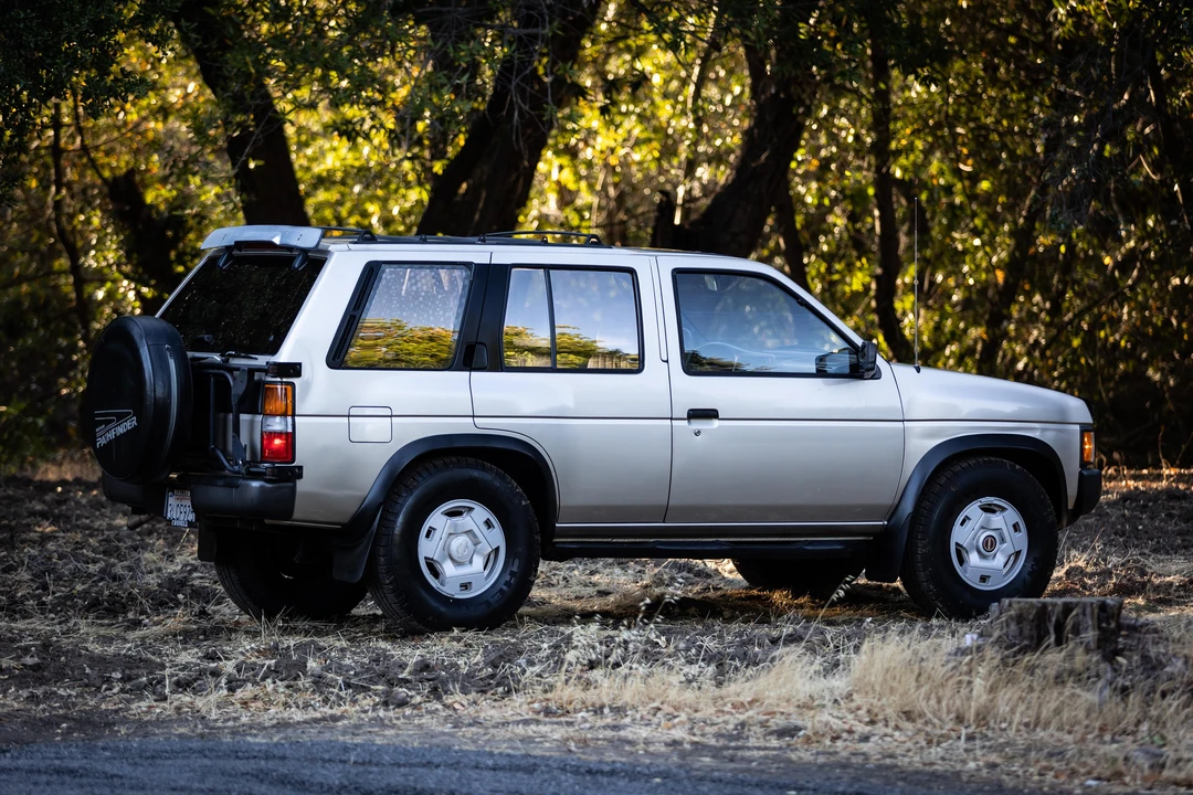 1995 Nissan Pathfinder 1st Gen - Image 22 of 31
