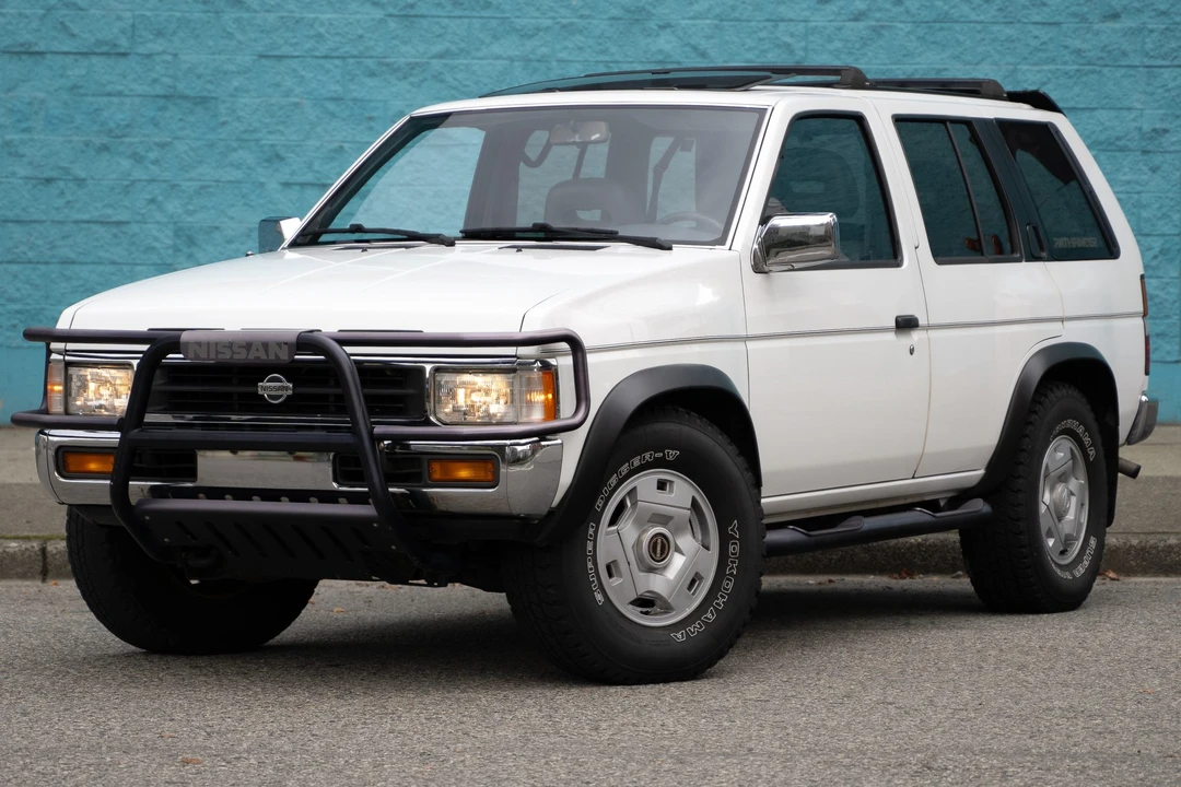 1995 Nissan Pathfinder 1st Gen - Image 4 of 31
