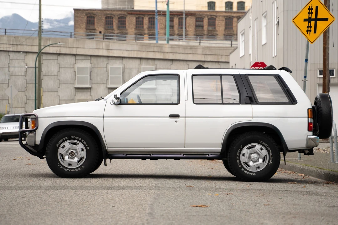 1995 Nissan Pathfinder 1st Gen - Image 9 of 31