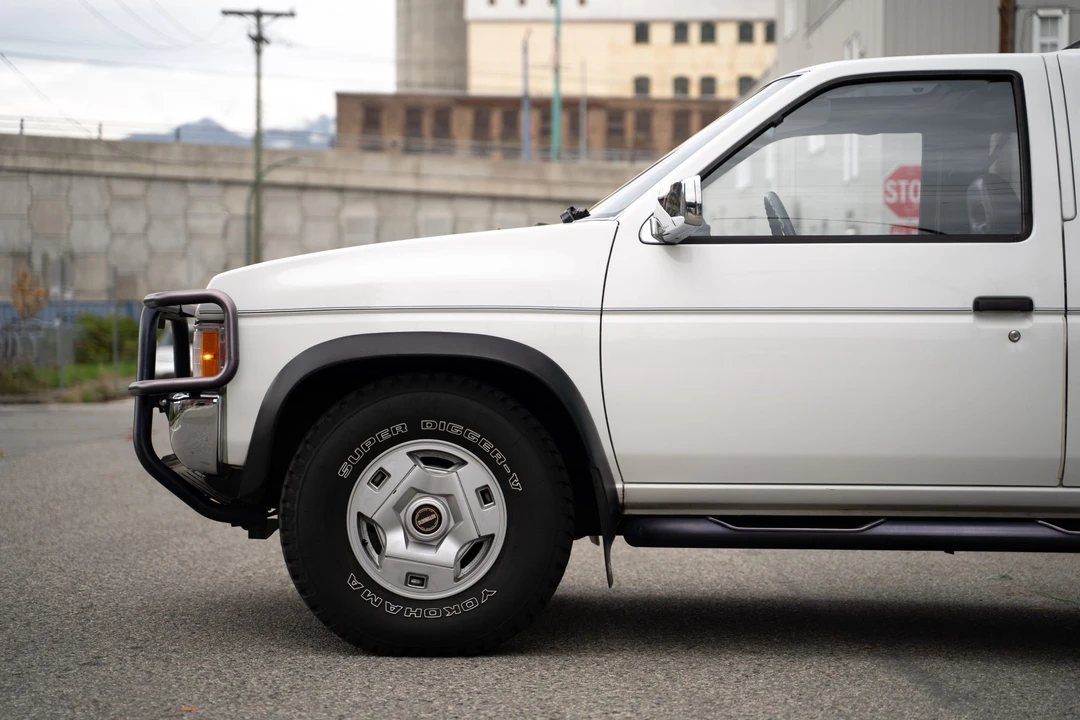1995 Nissan Pathfinder 1st Gen - Image 27 of 31