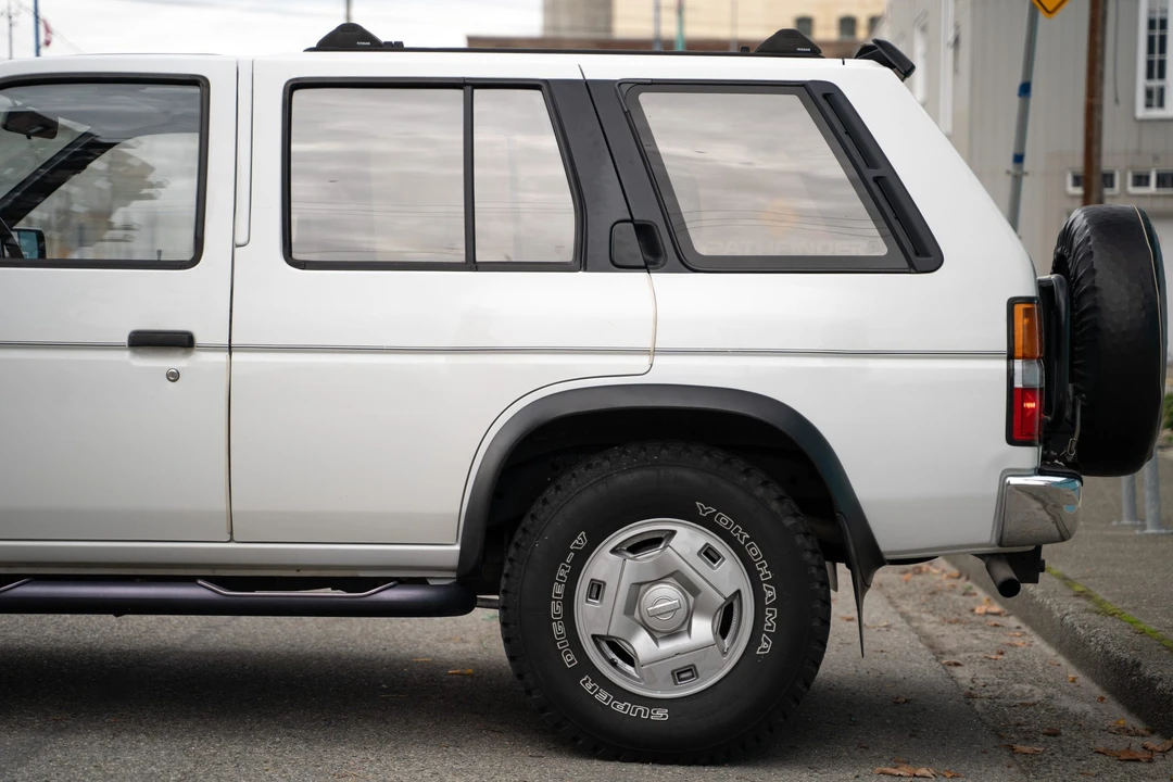 1995 Nissan Pathfinder 1st Gen - Image 29 of 31