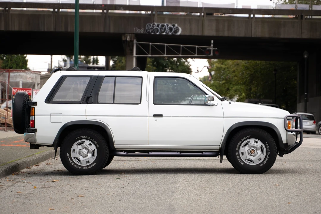1995 Nissan Pathfinder 1st Gen - Image 19 of 31