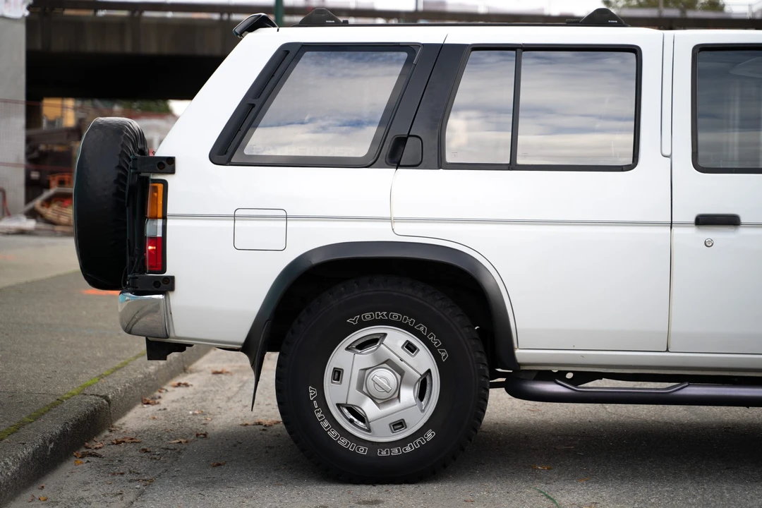 1995 Nissan Pathfinder 1st Gen - Image 30 of 31