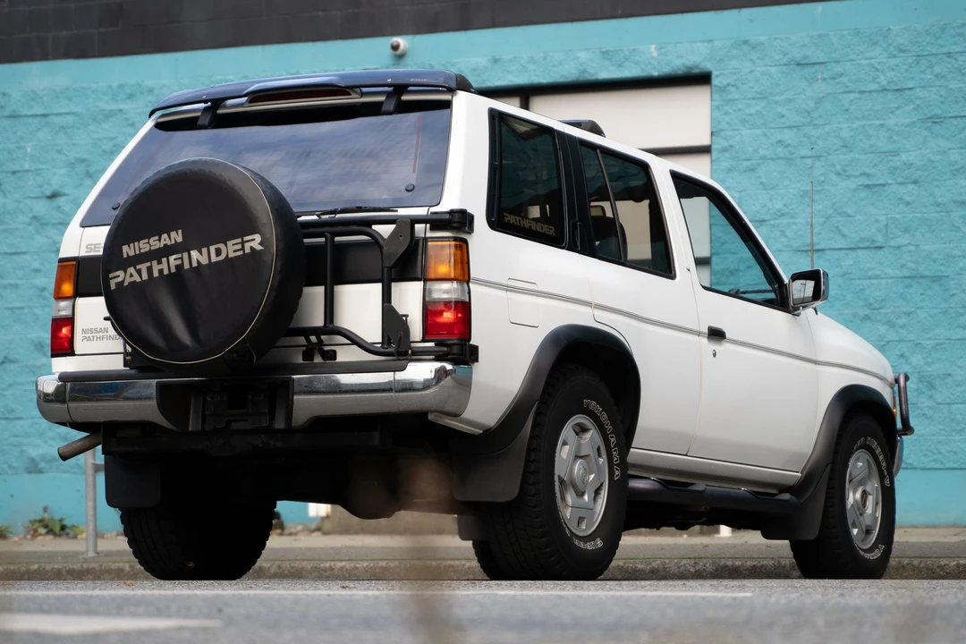 1995 Nissan Pathfinder 1st Gen - Image 18 of 31