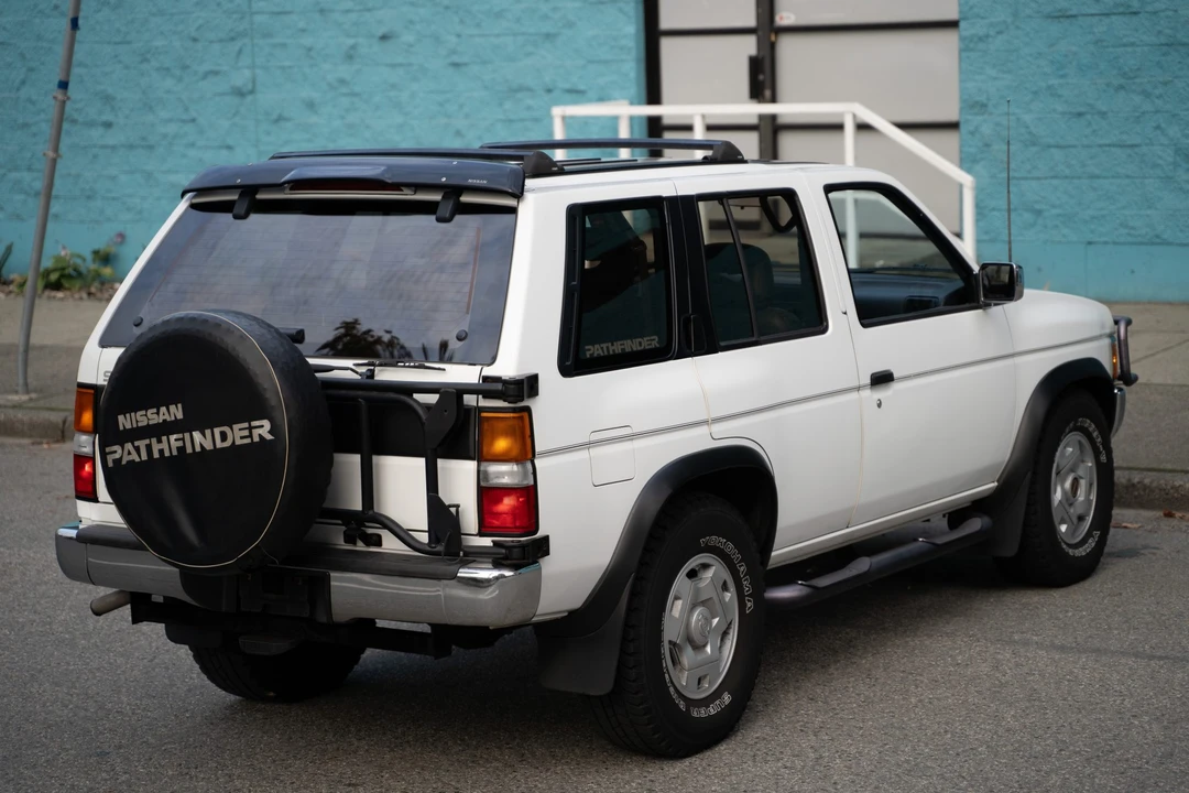 1995 Nissan Pathfinder 1st Gen - Image 16 of 31