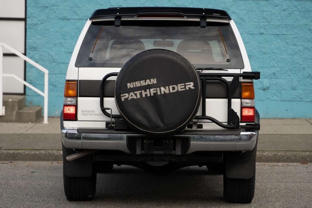 1995 Nissan Pathfinder 1st Gen - Image 13 of 31