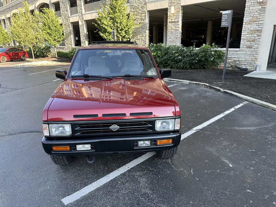 1995 Nissan Pathfinder 1st Gen - Image 4 of 31