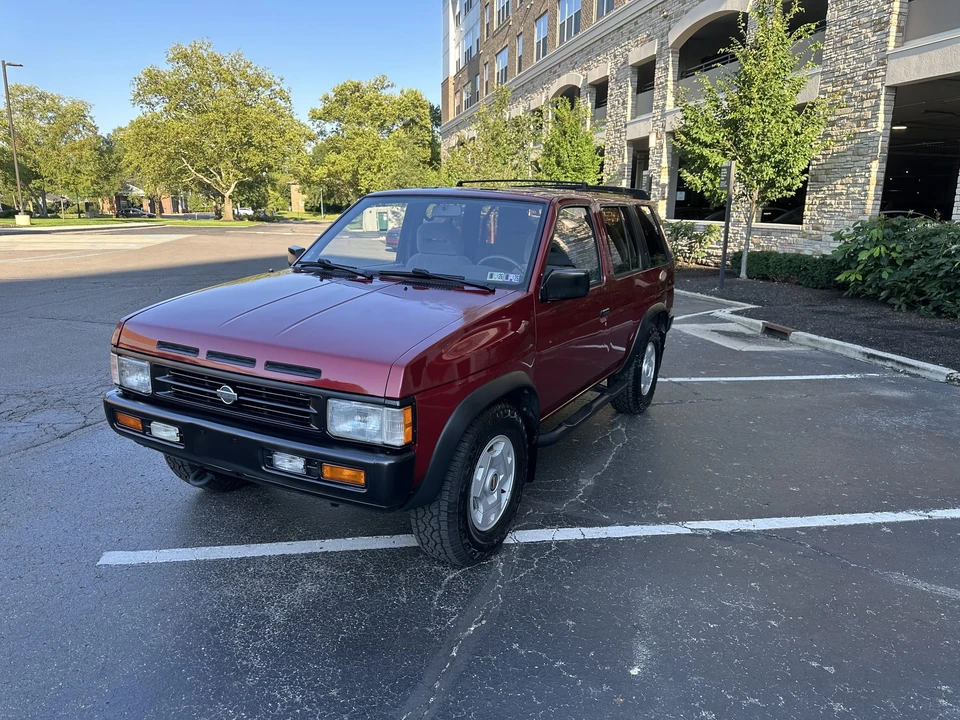 1995 Nissan Pathfinder 1st Gen - Image 2 of 31