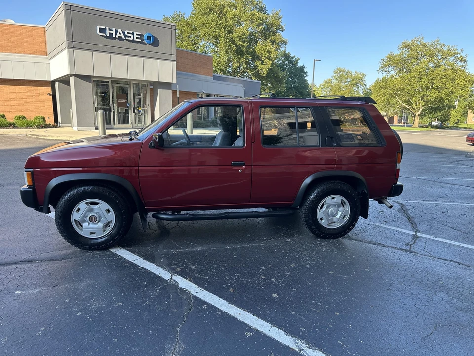 1995 Nissan Pathfinder 1st Gen - Image 19 of 31