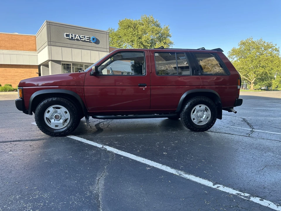 1995 Nissan Pathfinder 1st Gen - Image 17 of 31