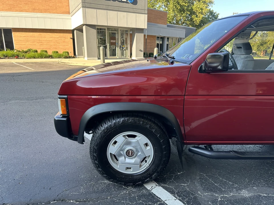 1995 Nissan Pathfinder 1st Gen - Image 24 of 31