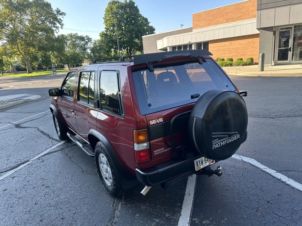 1995 Nissan Pathfinder 1st Gen - Image 14 of 31