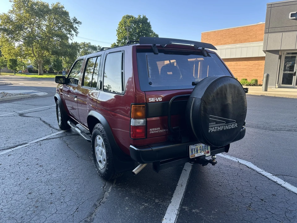 1995 Nissan Pathfinder 1st Gen - Image 15 of 31