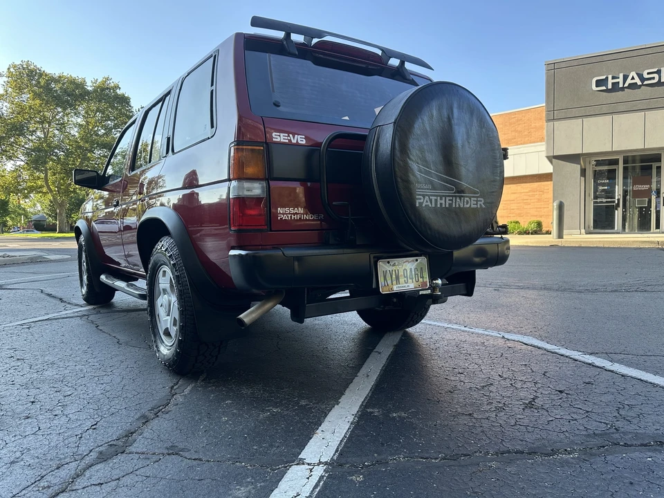 1995 Nissan Pathfinder 1st Gen - Image 16 of 31