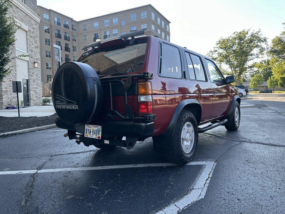 1995 Nissan Pathfinder 1st Gen - Image 12 of 31