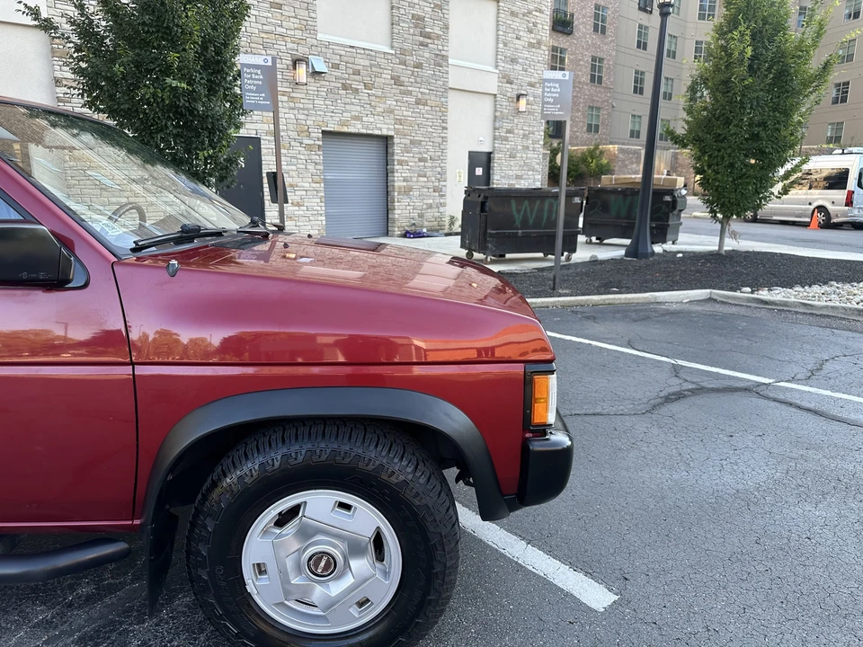 1995 Nissan Pathfinder 1st Gen - Image 27 of 31