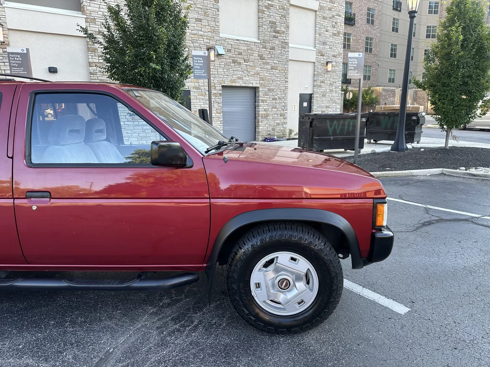 1995 Nissan Pathfinder 1st Gen - Image 28 of 31
