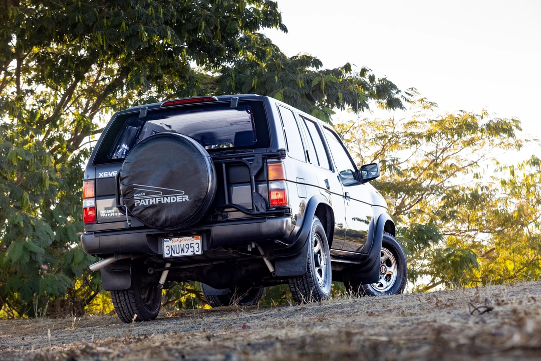1995 Nissan Pathfinder 1st Gen - Image 19 of 31