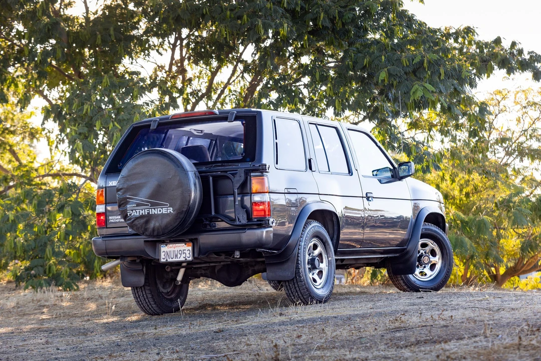 1995 Nissan Pathfinder 1st Gen - Image 20 of 31