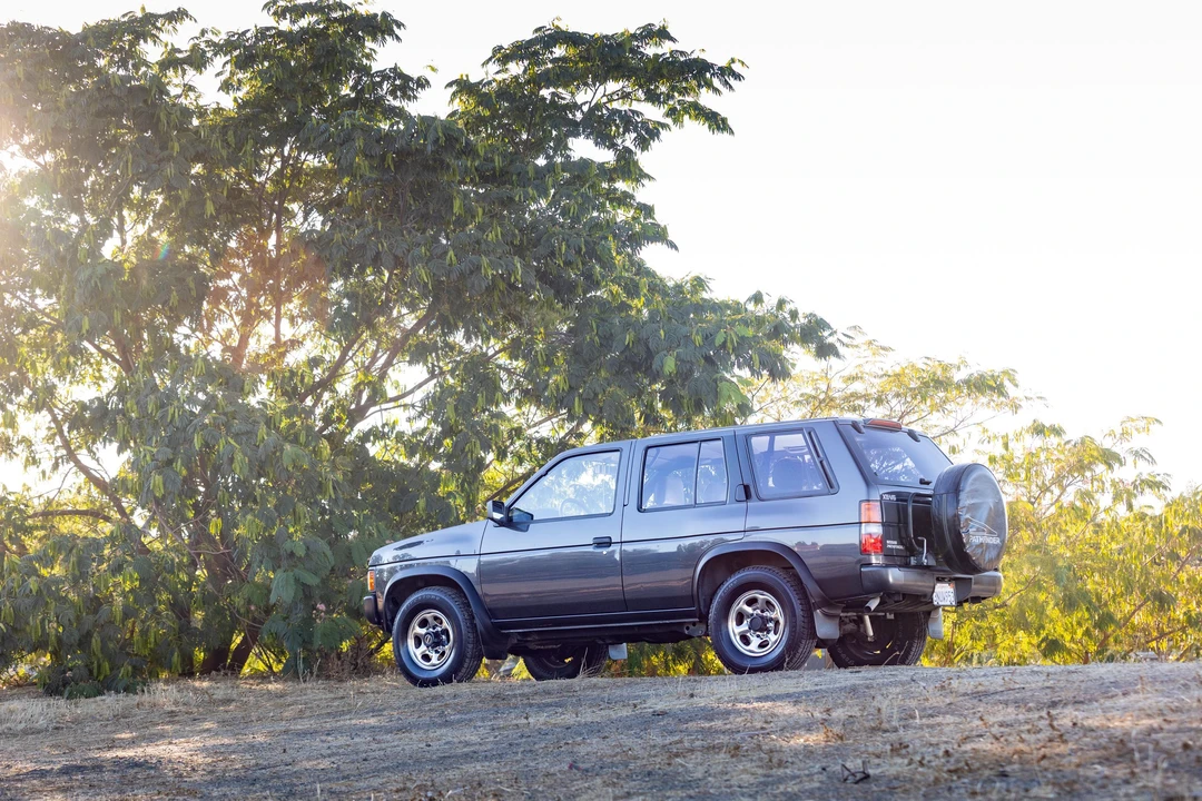 1995 Nissan Pathfinder 1st Gen - Image 14 of 31